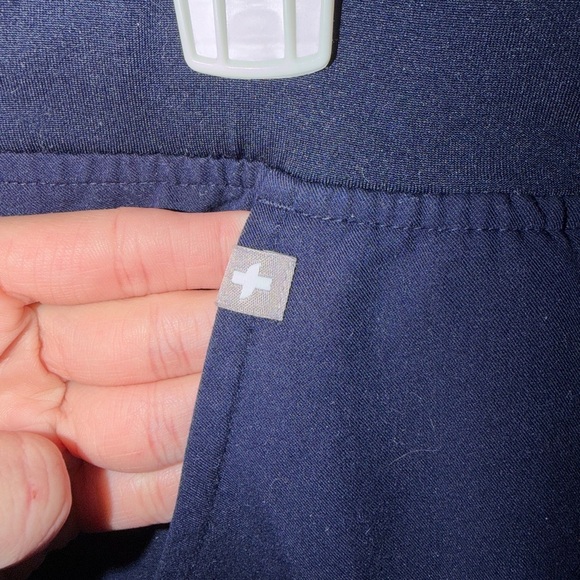 *PRICE OBO* FIGS Women's Navy Blue Zamora™ - Medium Petite Jogger Scrub Pants - Picture 5 of 8